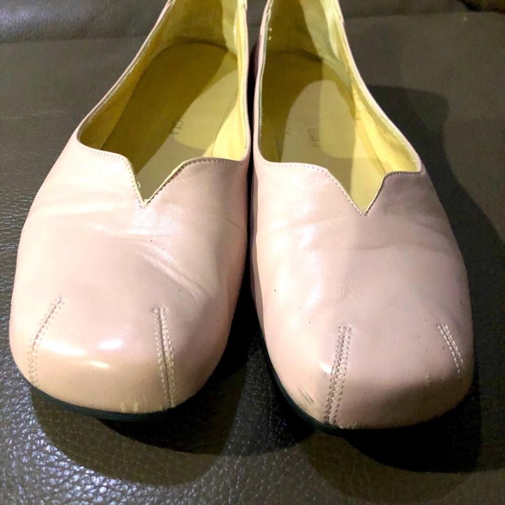 Dusty pink Italian leather Bruno Magli flat shoes size 8AA